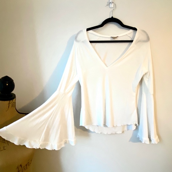 White bell sleeve top - Picture 2 of 3